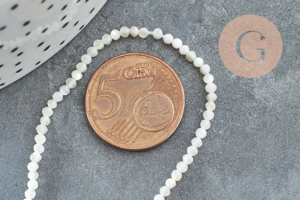 Perle nacre blanche naturelle ronde facettée 2mm, x1 fil de 40cm (G5623)