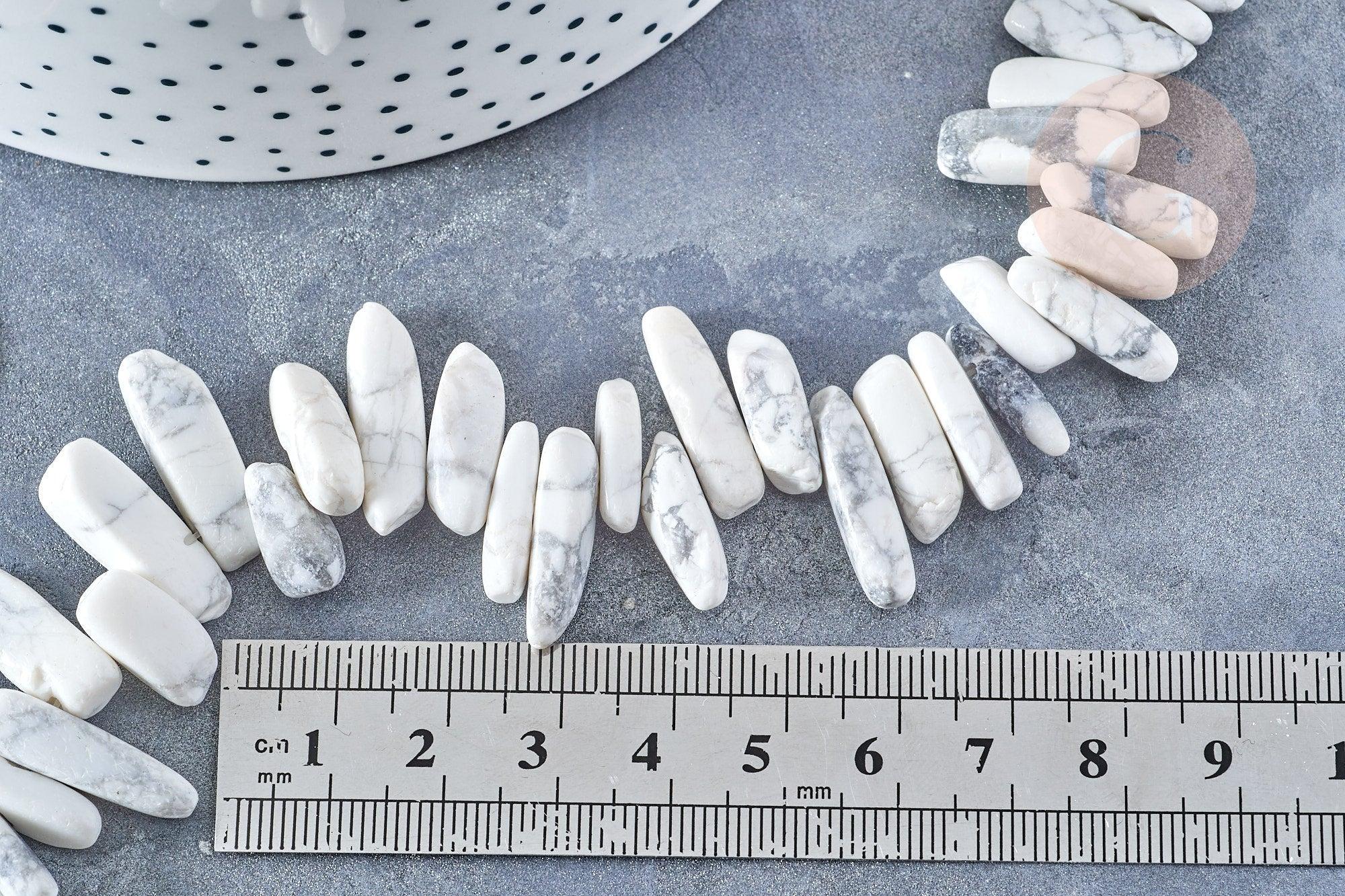Perle ovale howlite blanche naturelle 13-22mm, x1 le fil 40cm (G8537)