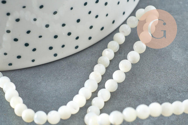 Perle ronde nacre blanche coquillage naturel 4mm, x1 fil de 41 cm (G1724)