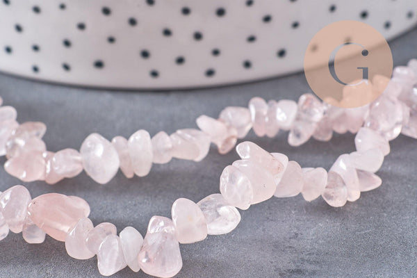 Perle triangle cristal beige rose 6x3.5mm, fil de 33cm, x1 (G6903)