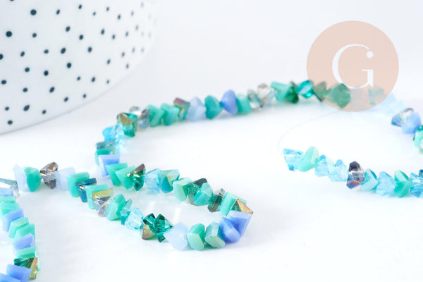 Perle triangle cristal bleu 6x3.5mm, verre et cristal, le fil de 33cm (G8835)