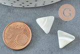 Perle triangle nacre blanche naturelle ,pendentif triangle nacre, bijou nacre 12mm, x10 (G2186)