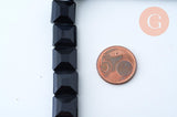 Perle verre carré noir opaque facetté 13mm, perles verre, verre bleu, fil de 20 perles, x1 (G6065)
