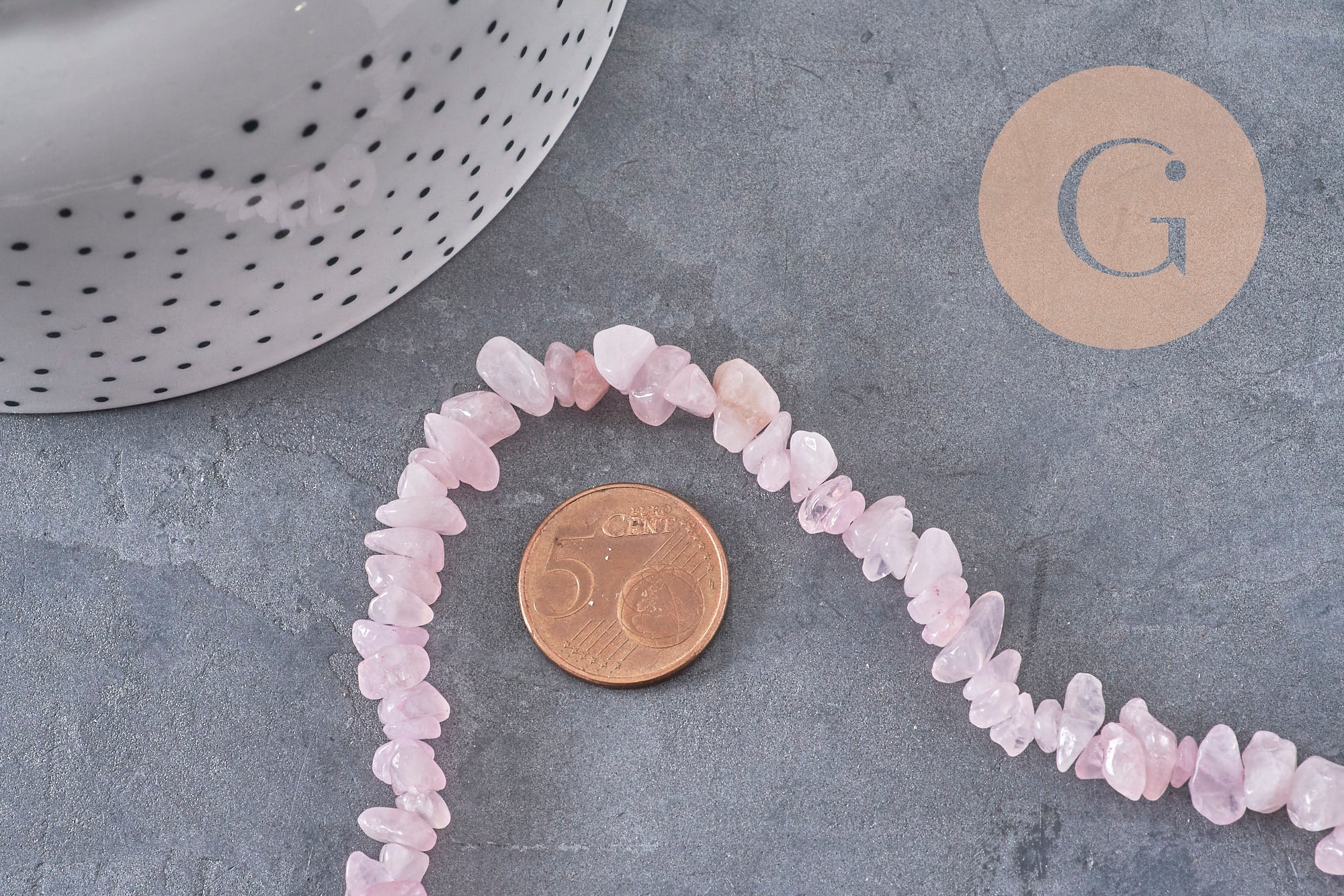 Perles chips quartz rose naturel fil de 90cm, x1 (G2107)