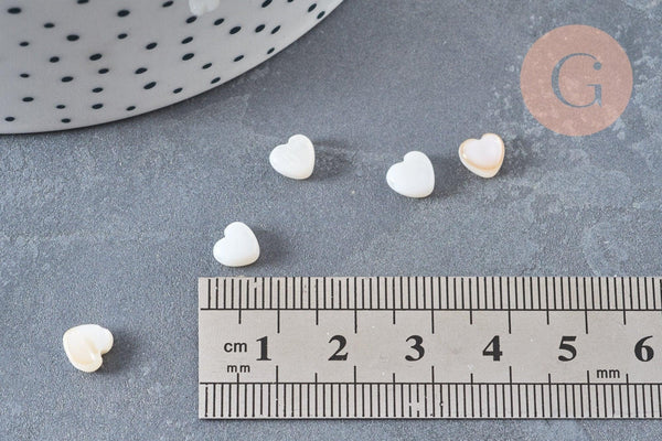 Perles coeur nacre naturelle blanche 6mm, 1x fil de 37cm (G6817)