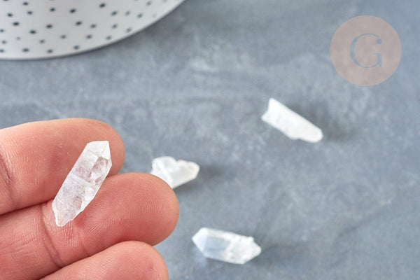 Perles cristal de roche naturel irisé 10-40mm, une pierre brute en cristal pierre naturelle, x5 (G3210)