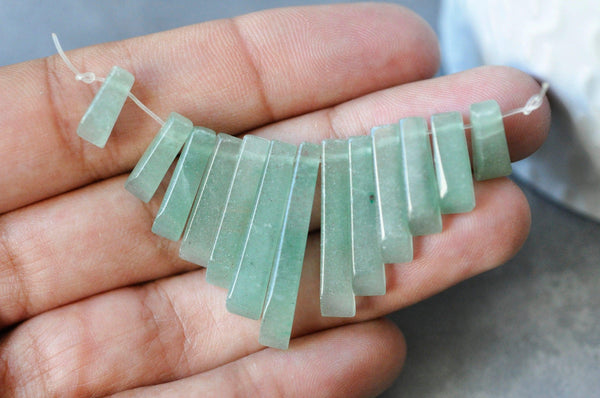 Perles rectangle aventurine naturelle 10-30mm ,creation bijou pierre naturelle, x 13 G3964