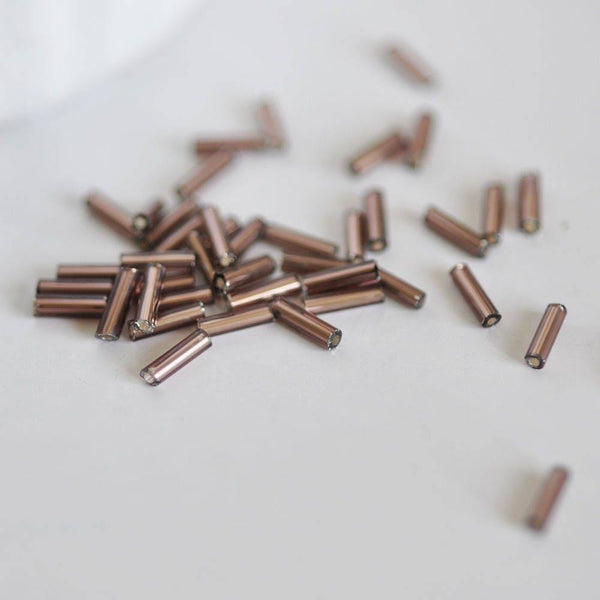 Perles rocaille Tube violet metallisé,perles rocaille argent, perles métallisées violet,perle verre,6mmx2mm, x 5gr G2358