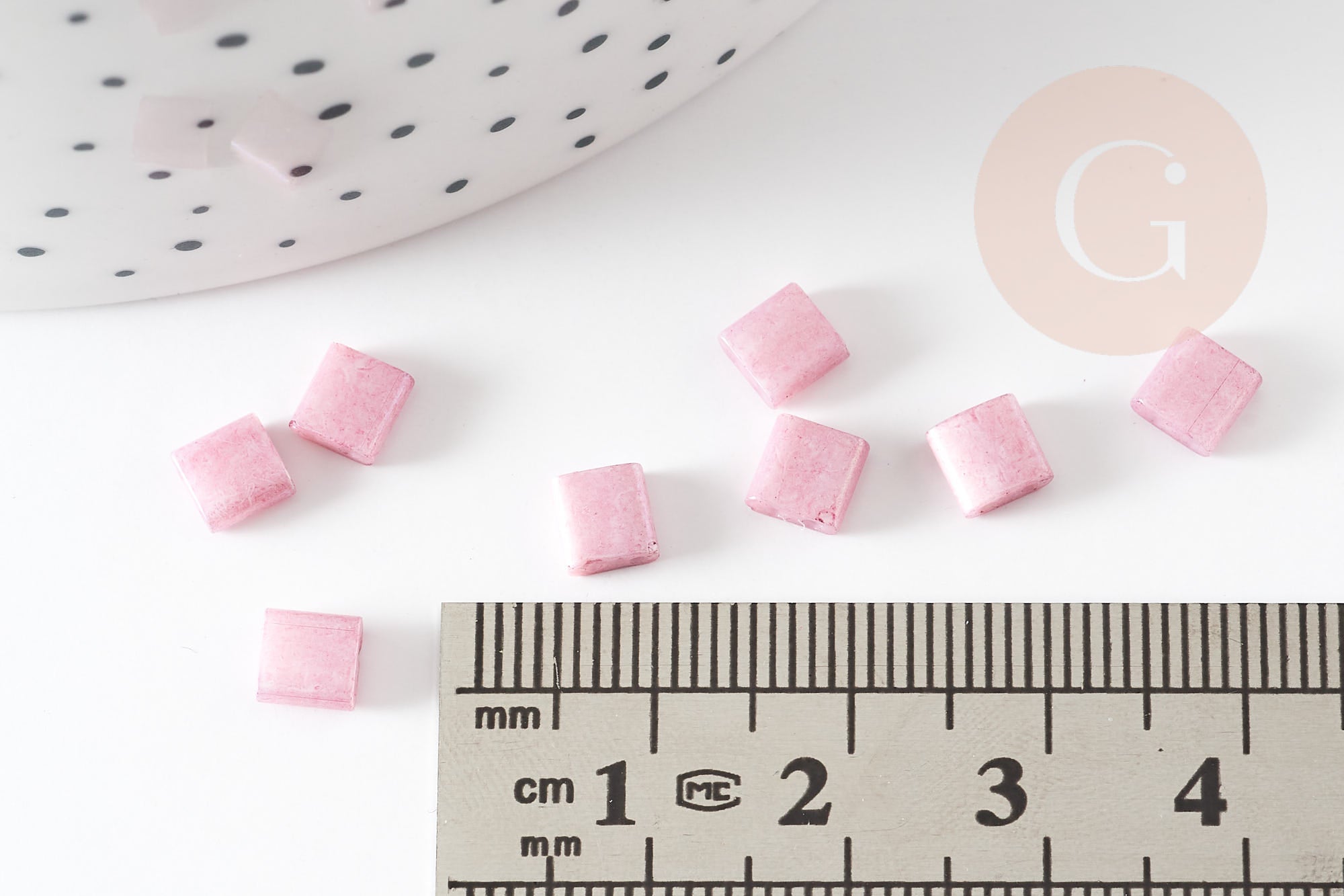 Perles rocaille carré verre rectangle rose nacré façon tila 2 trous 4.5mm, x50 (4.8GR) (G7750)