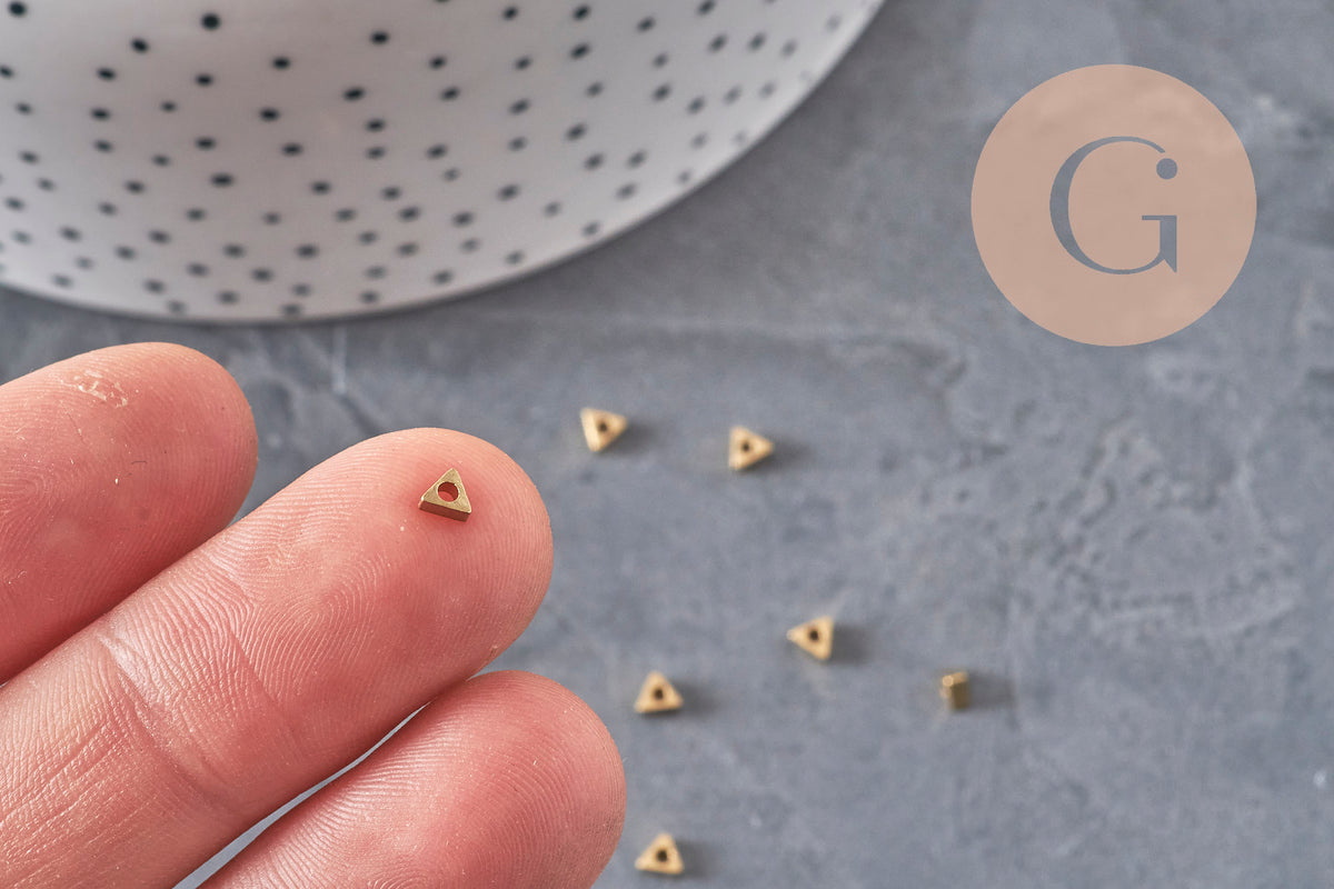 Perles triangle intercalaires laiton brut doré 3mm x10 (G11321)