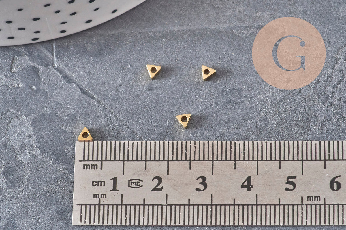 Perles triangle intercalaires laiton brut doré 3mm x10 (G11321)
