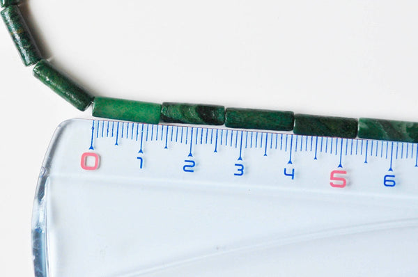 Perles tube jade africain vert naturel 11-15mm, x1 fil de 38cm (G5616)
