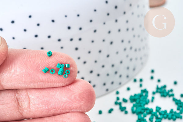 Perles tube verre vert façon Delica miyuki, x1 sachet de 8g (G7780)