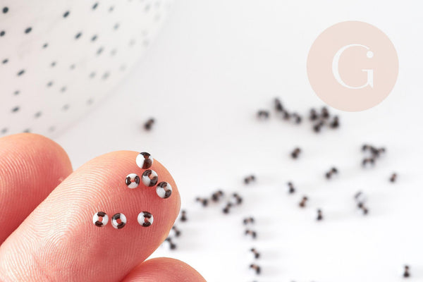 Petite Perle rocaille rayé noir blanc,perle rocaille multicolore, perle multicolore,perle africaine,1.5x2mm, x 10gr (G3286)