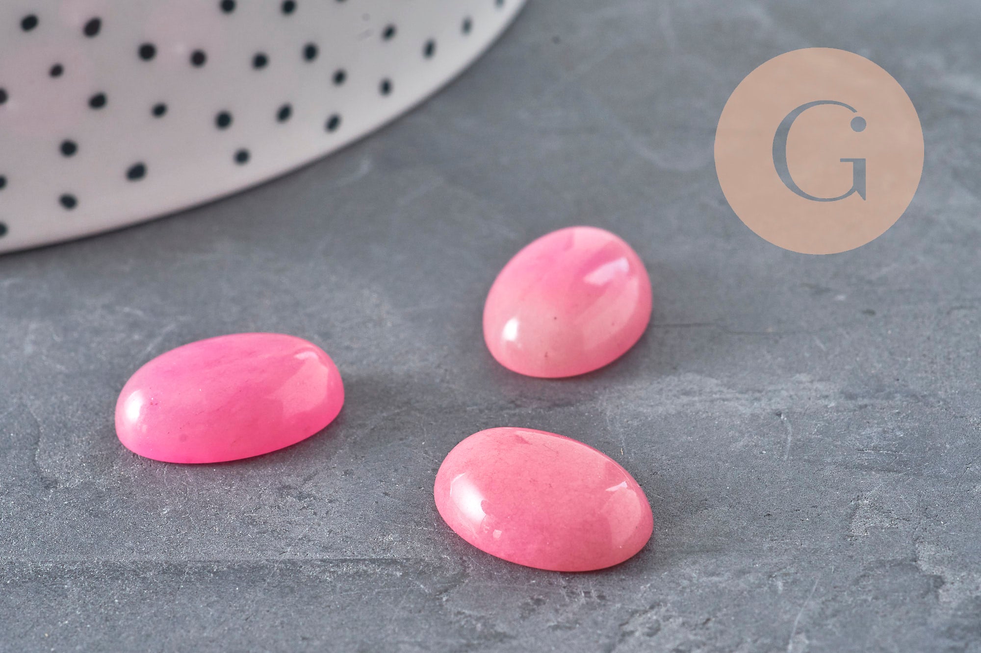 Cabochon ovale jade naturel teinté rose 18 x13mm, x1 (G2079)