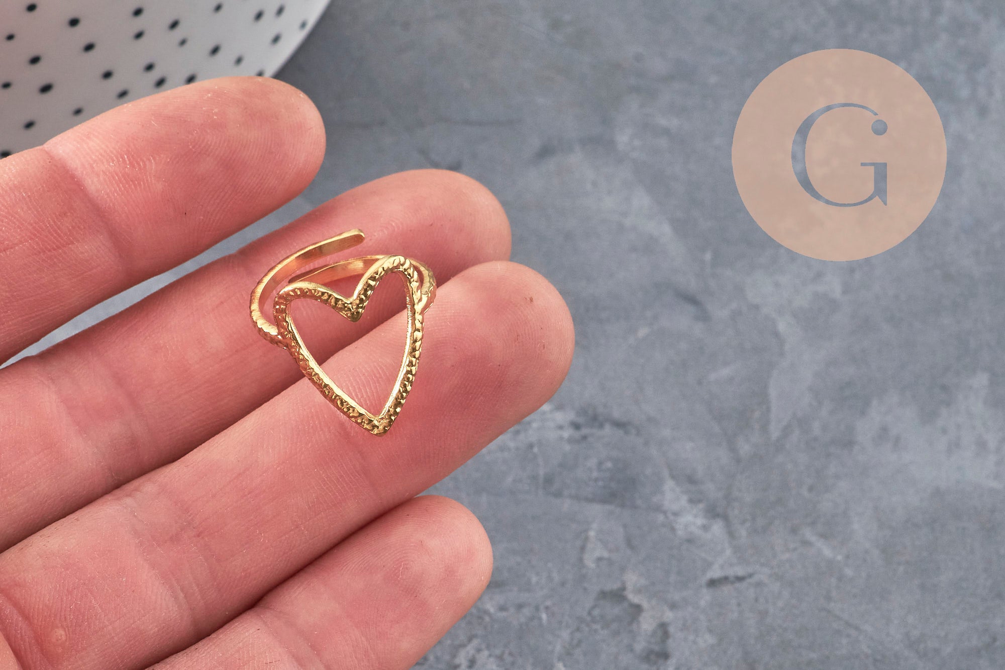 FOTO 5 VARIACIONES A REALIZAR Anillo de corazón de acero inoxidable 304 dorado IP Talla 57, x1 VÁLIDO