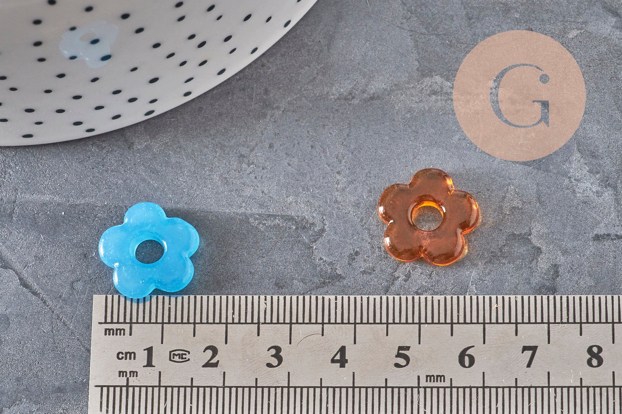 Interchangeable 15.5mm glass flower bead for hoop earrings, x1 (G11025)