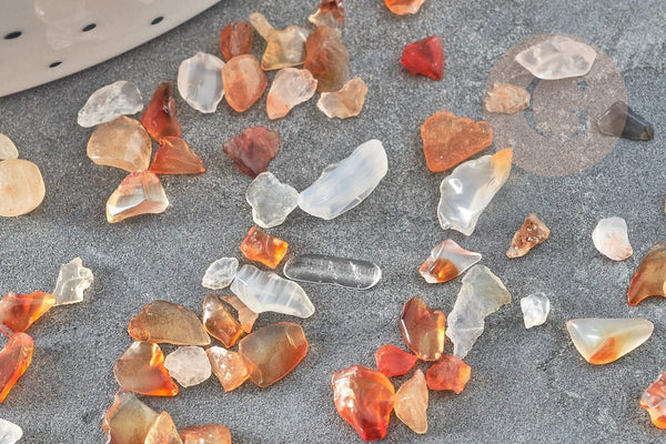 Sable chips cornaline rouge orange naturelle brute roulée 2~8mm non percé, x20gr (G5177)