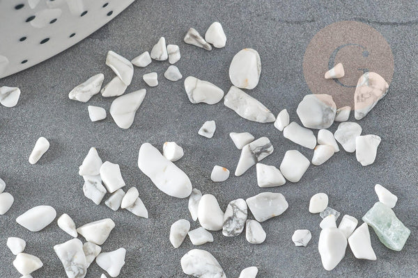 Sable chips pierre howlite blanche naturelle non percé, x20gr (G7669)