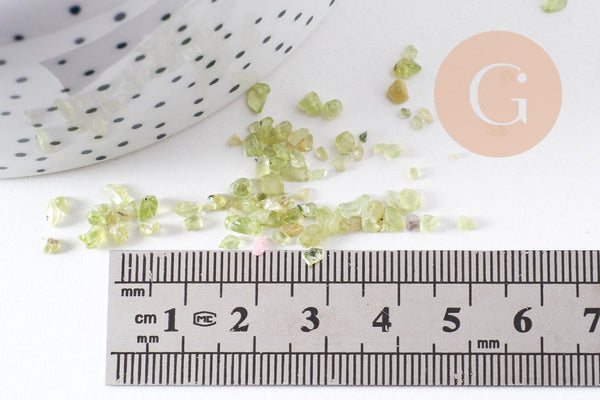 Sable chips pierre péridot naturelle brute roulée 3-9mm non percé, x20gr (G0244)