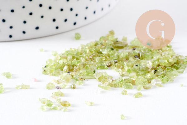 Sable chips pierre péridot naturelle brute roulée 3-9mm non percé, x20gr (G0244)