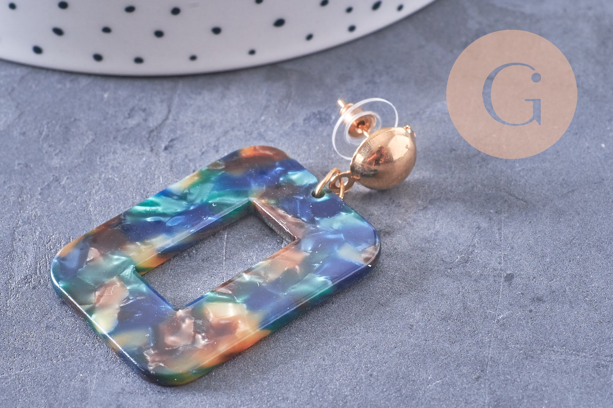 boucles pendantes rectangle résine zamac doré 55mm la paire (G0075)