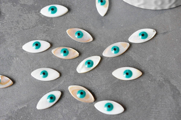 perle ovale nacre naturelle blanche mauvais oeil 18.5mm, x5 (G3914)