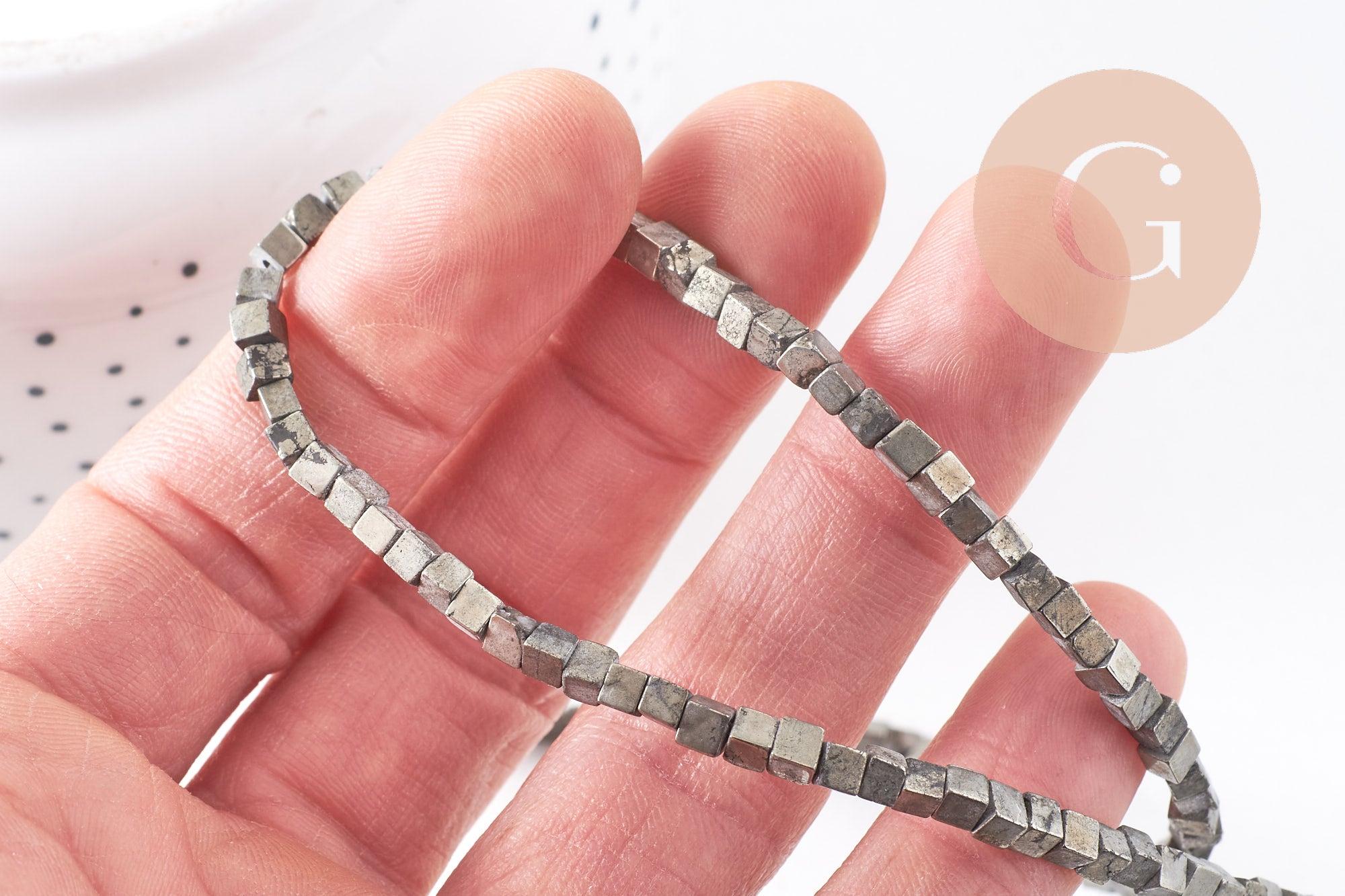 perle pyrite carrée , pyrite naturelle,pierre pyrite ,3mm,x1 fil de 120 perles (G2786)