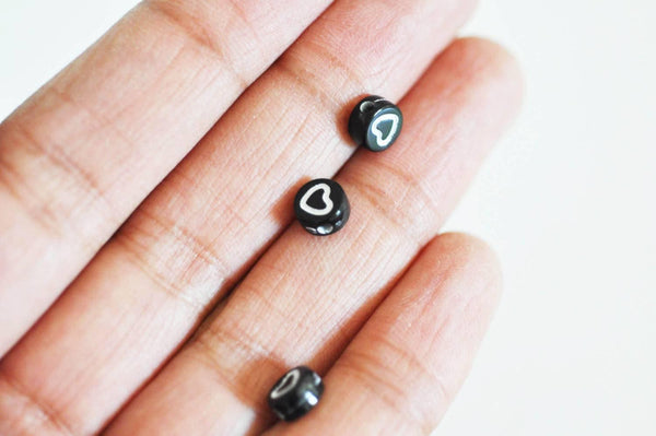 perle ronde coeur blanc plastique noir,perle plastique,perle ronde lettre,création bijoux, x 10Gr (G2490)