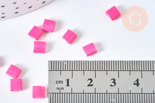 perles rocaille verre rectangle rose fluorescent, perle carré création bracelet, perle tila,4.5mm,2 trous, x50 (4.8 GR) (G6960)