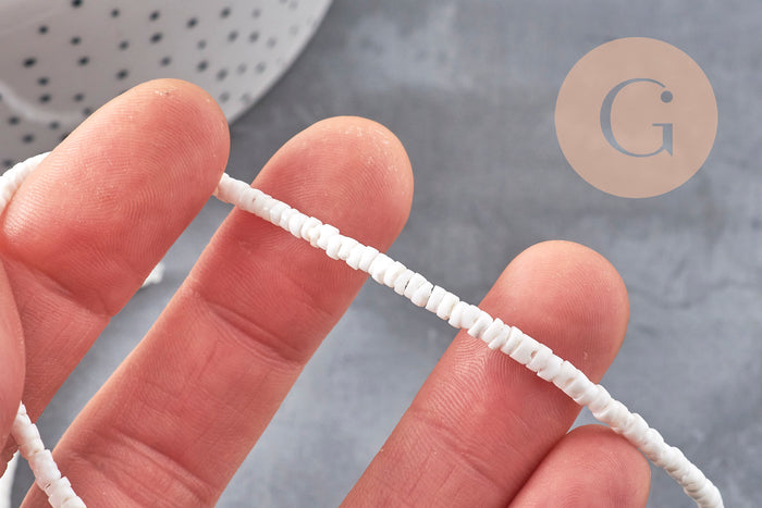 Perles heishi coquillage naturel blanc 3-4mm x1 fil de 60cm (G11092)