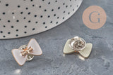 Broche pin's noeudblanc plastique & fer doré 18.5mm, x1 (G11331)