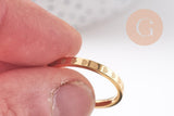Bague fine alliance gravée coeurs acier inoxydable doré 2mm, x1 (G10497)