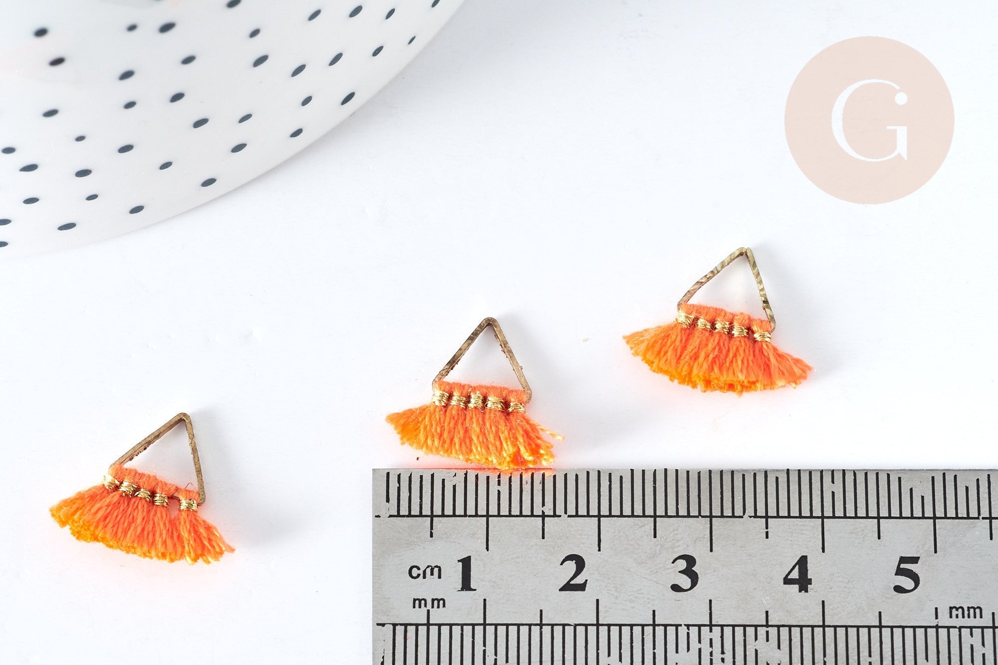 Breloque Pompon orange polyestère laiton doré 15mm, x1 (G8216)