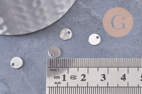 Breloque ronde cuivre plaqué or blanc (rhodium) 5mm, x4 (G9996)