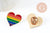 Broche pins coeur LGBT zamac doré arc-en-ciel 23mm, x1 (G9458)