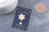 Broche pin's flocon de neige blanc zamac doré 24mm, x1 (G10097)