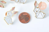 Broche pins lapin origami doré émail 31.5x23mm,broche dorée, décoration veste,x1 (G6375)