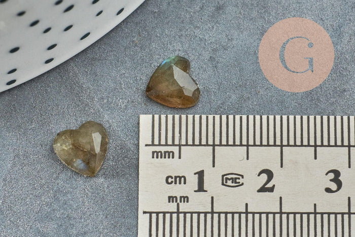 Cabochon Cœur pierre labradorite naturelle facettée 8mm, x1 (G8876)