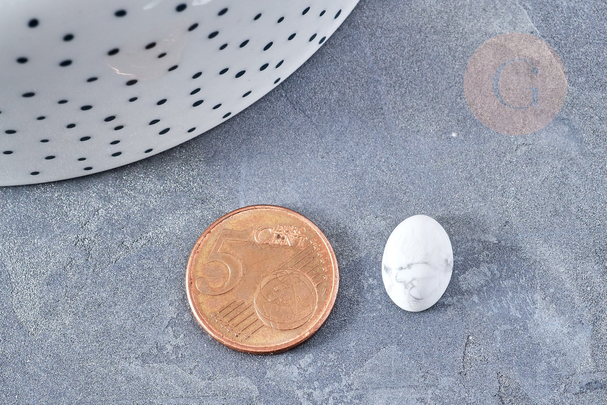 Cabochon ovale howlite blanche naturelle 14 x10mm, x1 (G8691)