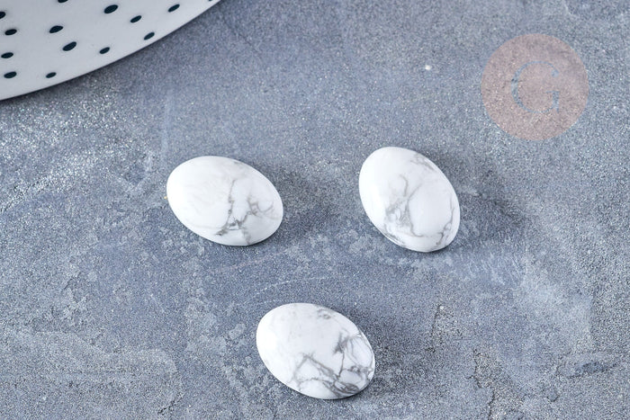 Cabochon ovale howlite blanche naturelle 14 x10mm, x1 (G8691)