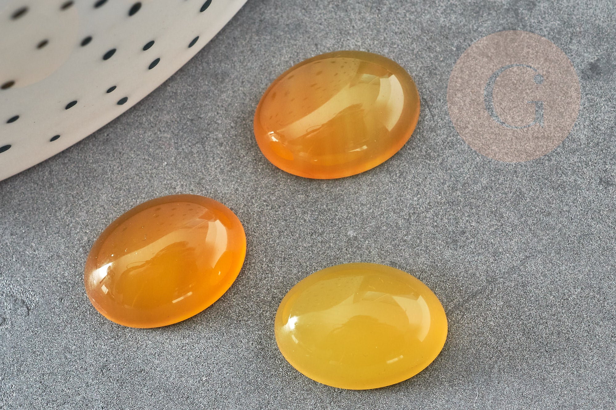 Cabochon ovale jade naturel jaune 16 x12mm, x1 (G2035)