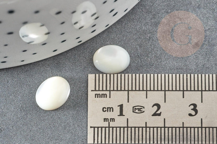 Cabochon ovale nacre blanche naturelle 10x8mm, x1 (G0372)