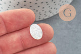 Cabochon ovale nacre blanche naturelle gravé Vierge Marie 14x10mm, x1 (G9625)