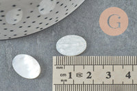 Cabochon ovale nacre blanche naturelle gravé Vierge Marie 16mm, x1 (G9624)