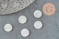 Cabochon rond gravé nacre blanche naturelle 10mm, x1 (G9628)