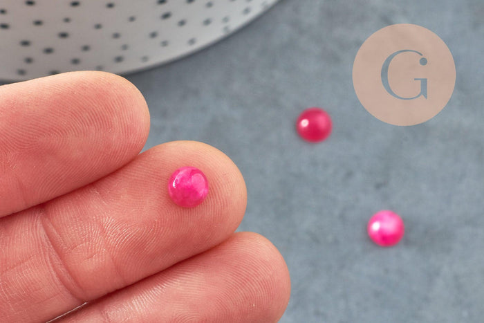 Cabochon rond jade naturel rose fuchsia 6mm, x1 (G1411)