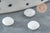 Cabochon rond pierre de lune naturelle à facettes 5.5mm, x1 (G2216)