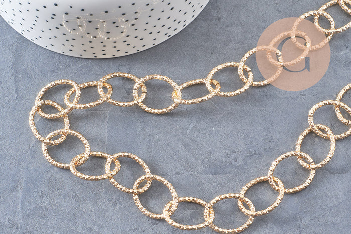 Chaine doré maille ronde texturée aluminium doré pâle 24mm, x1 mètre (G2783)