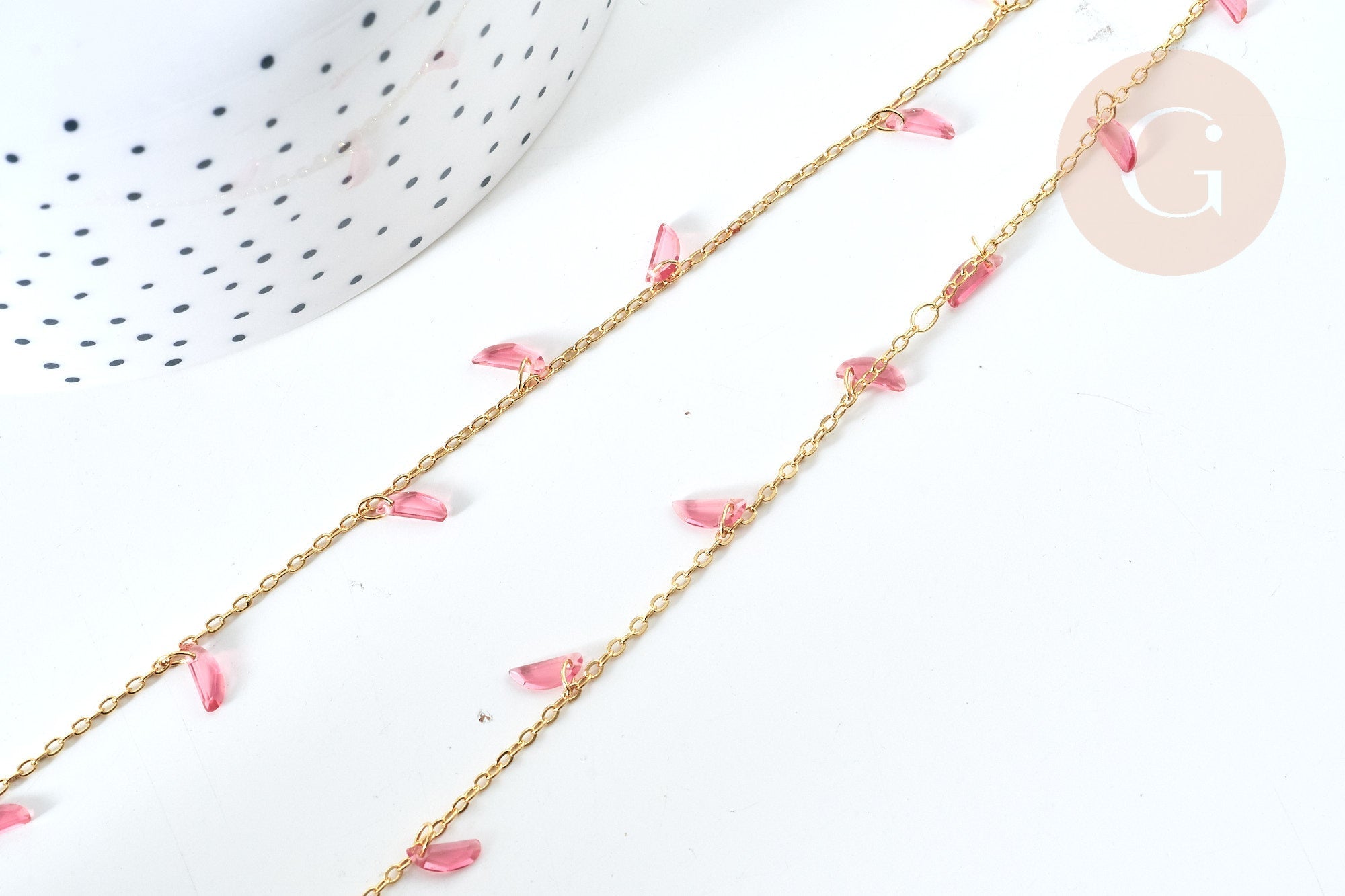 Chaine perle plexiglas facettée rose clair laiton doré 7x3mm, création de bijoux coloré DIY, x1 mètre G7819